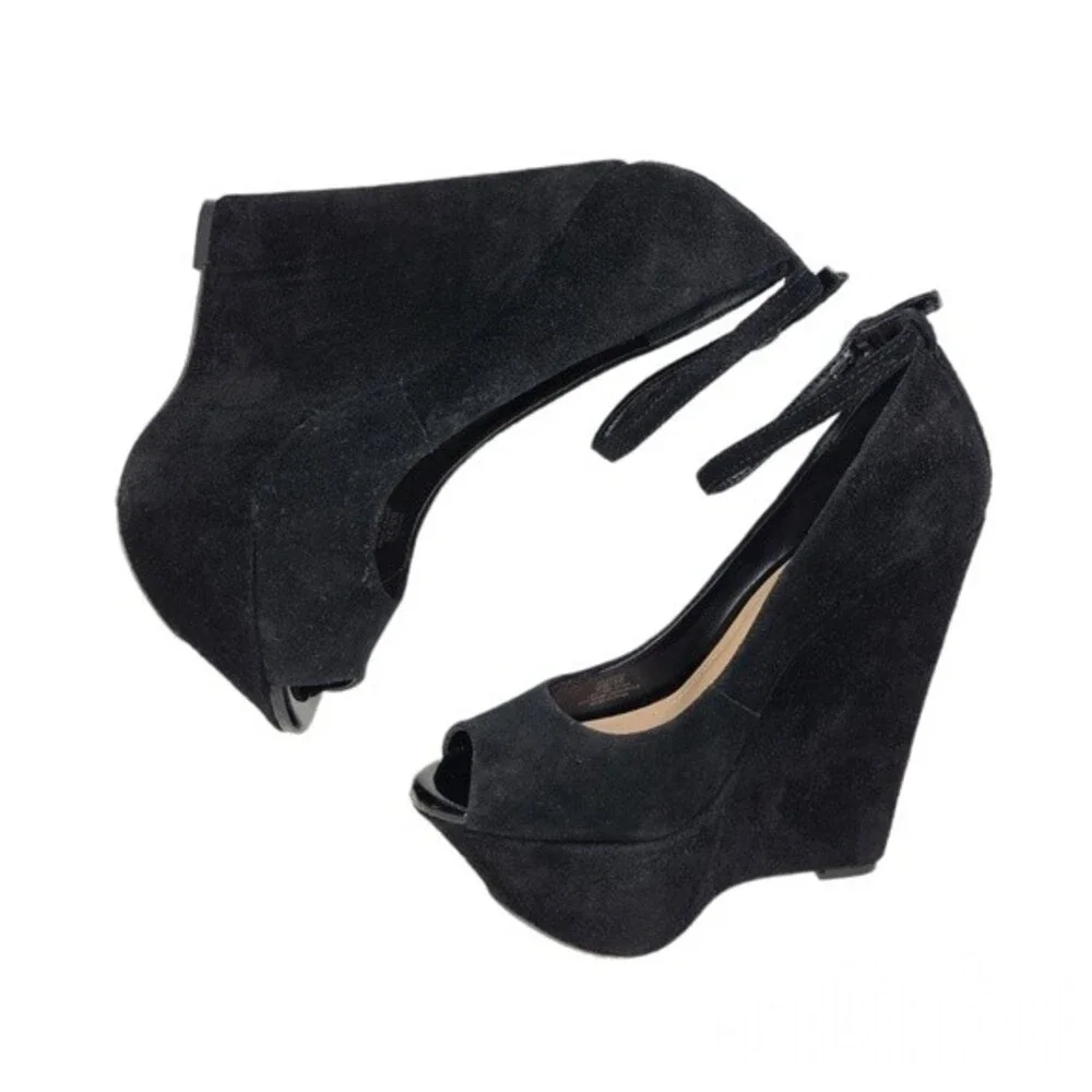 Sole Society Louisa Black Suede Wedges 6